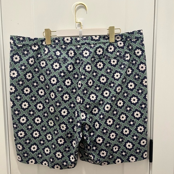 Boden Women’s Shorts Size XL Geometric - Picture 2 of 5